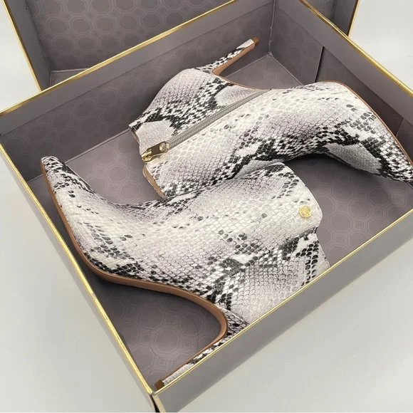 LOUISE ET CIE SID Black White Snake POINTY TOE BOOTS Womens Size 7 - Picture 11 of 12